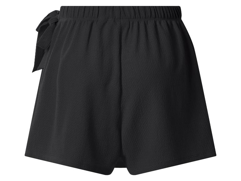 Schwarze Shorts mit elastischem Bund und dekorativer Schleife.