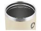 Cremefarbener Thermobecher mit Metallrand und dunklem Innenraum