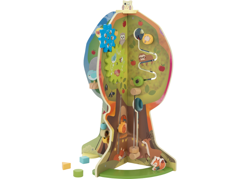 Hölzerner Aktivitätsbaum mit Zahnrädern, Perlenlabyrinth und Tiermotiven für Kinder.