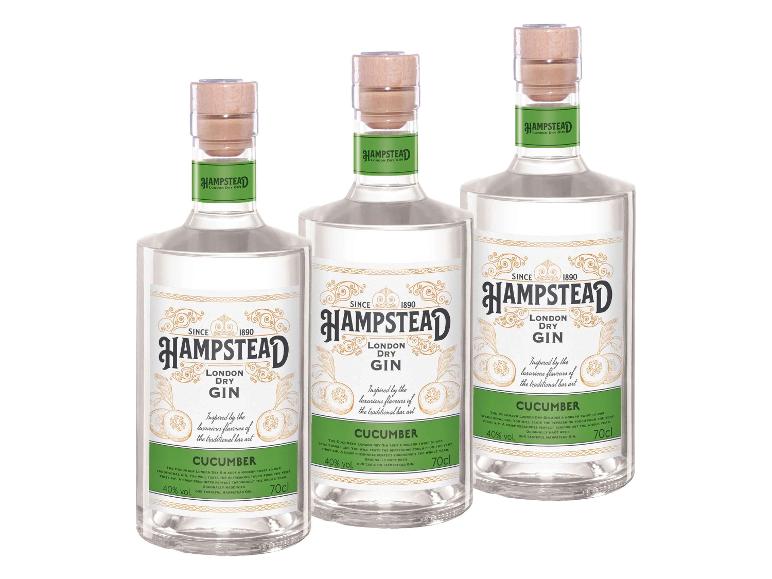 Drei Flaschen Gurken London Dry Gin mit weißen und grünen Etiketten.