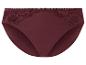 Bordeauxrote Slip mit Spitze.