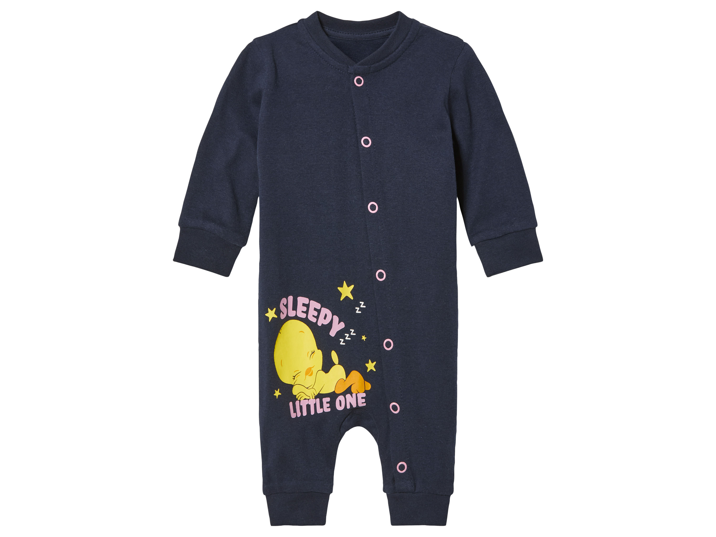 Baby Schlafoverall mit  Looney Tunes-Motiv (Marine, 62/68)““ | dass ein Textil- oder Lederprodukt auf mehr als 300 Schadstoffe geprüft wurde. Cotton made in Africa Wir unterstützen den nachhaltigen Baumwollanbau in Afrika Die Initiative Cotton made in Africa leistet mit ihrer Arbeit einen wichtigen Beitrag zur Armutsbekämpfung in Afrika und zum Umweltschutz. In Schulungen vor Ort erlernen die Bauern effiziente und nachhaltige Anbaumethoden, die ihnen helfen, bessere Erträge zu erzielen sowie die Umwelt und ihre Gesundheit zu schonen. Ermöglicht wird dies durch den Beitrag verantwortungsvoller Textilunternehmen als Partner der Cotton made in Africa. Eine Initiative der Aid by Trade Foundation. Mehr unter: www.cottonmadeinafrica.org ecoprint by CHT Logo 100 % ökologischer Textildruck Mit ecoprint by CHT zu einem positiven ökologischen Fußabdruck! Das innovative Drucksystem beinhaltet wasserbasierte Druckpasten und speziell ausgewählte Farben, für höchste ökologische Standards auf dem fertigen Textil. ecoprint by CHT enthält keine schädlichen Inhaltsstoffe und ist daher unbedenklich für Mensch und Umwelt. Pvc- und Phthalat-frei pflegeleicht weicher Griff““