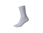 Ein hellgrauer gerippter Socken, von der Seite gesehen.
