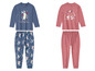 Zwei Sets Kinderpyjamas mit langen Ärmeln, eines mit Hasenprint und das andere mit einer Katze und einem Fuchs.