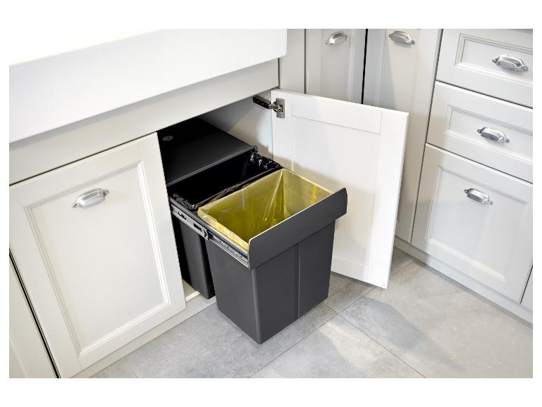 Eingebaute Doppelmülltonne, Mülltrennungssystem, stilvolle Küche.