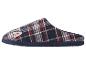 Hausschuh mit rot-weiß-blauem Karomuster und weißen Buchstaben
