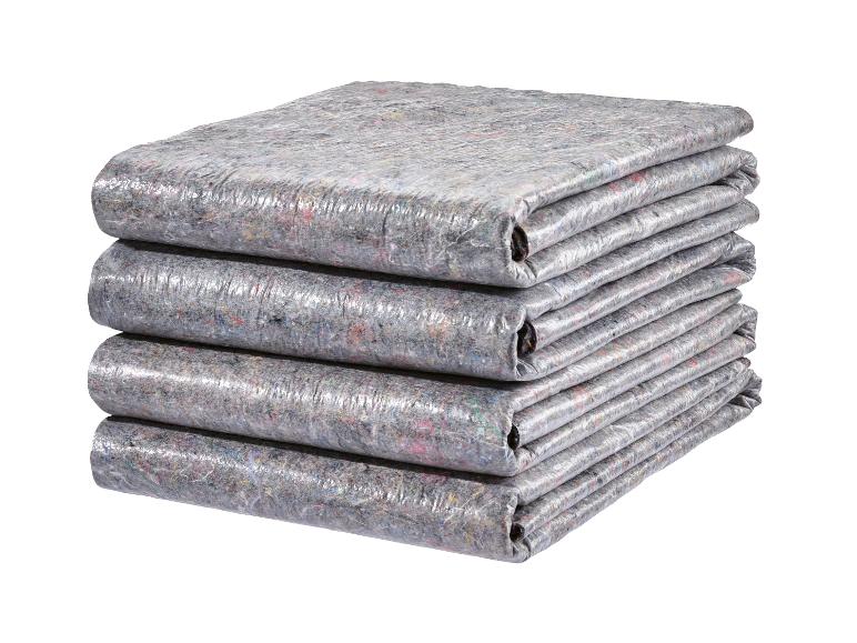 Stapel von fünf gefalteten grauen Schutzfilzdecken