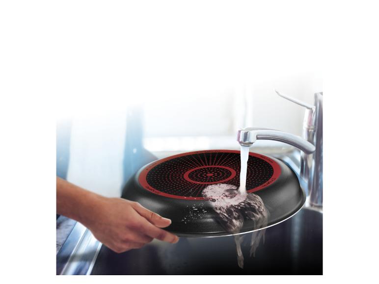 Eine leicht zu reinigende Ingenio Pfanne.