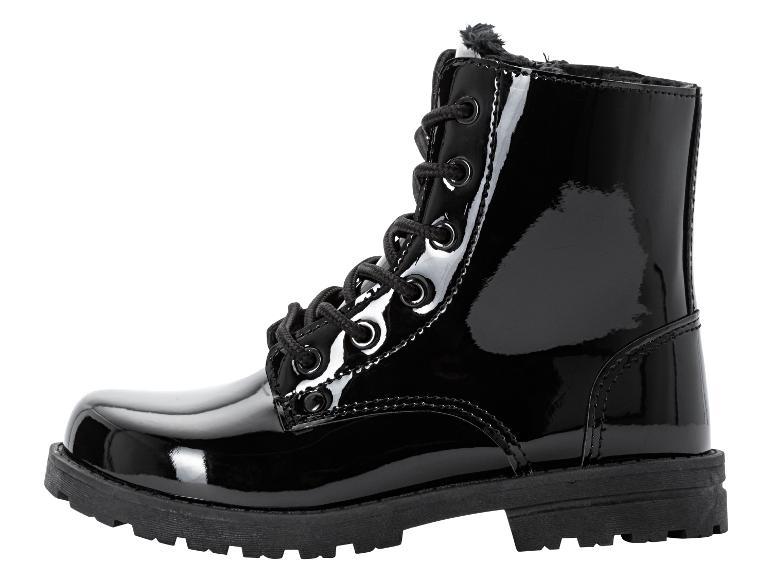 Schwarze Schnürstiefelette mit glänzendem Finish.