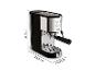 Kaffeemaschine mit Maßen, schwarz und silber, mit Filterhalter