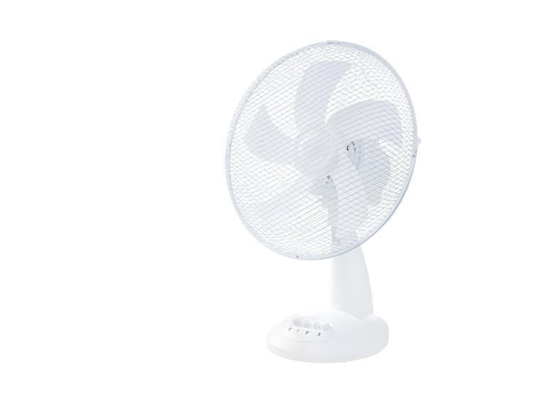 Weißer Tischventilator mit Schutzgitter und Geschwindigkeitsreglern