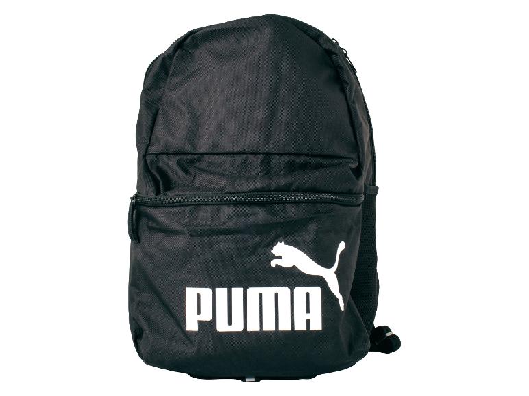 Schwarzer Rucksack mit weißem Logo einer springenden Katze und dem Markennamen darunter.