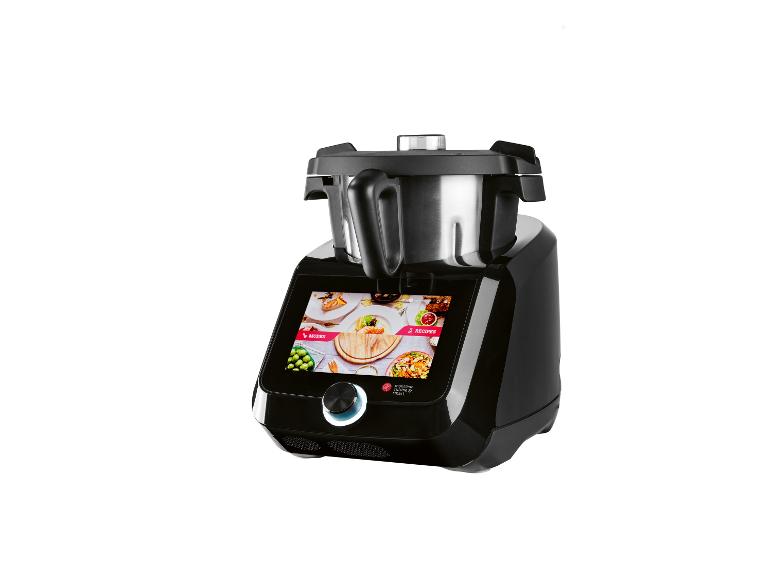 Schwarze smarte Küchenmaschine mit Edelstahlschüssel und Touchscreen, der Rezepte anzeigt.