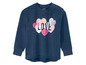 Ein dunkelblauer Langarmshirt mit Herzen und dem Schriftzug 'LOVE', eines der Herzen hat Glitzer.