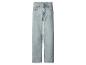 Hellblaue Straight-Leg-Jeans mit heller Waschung und klassischen Taschen.