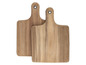 Zwei Holz-Schneidebretter mit Griffen.