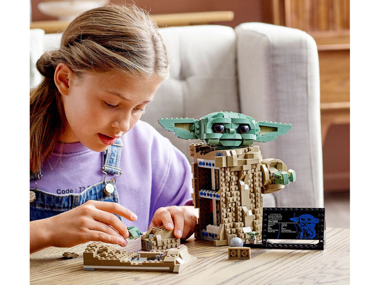 Gehe zu Vollbildansicht: LEGO® Star Wars 75318 »Das Kind« - Bild 2