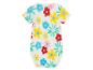 Ein weißer Babybody mit kurzen Ärmeln und einem Blumenmuster.