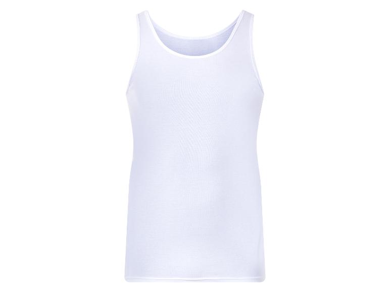 Einfaches weißes Tanktop.