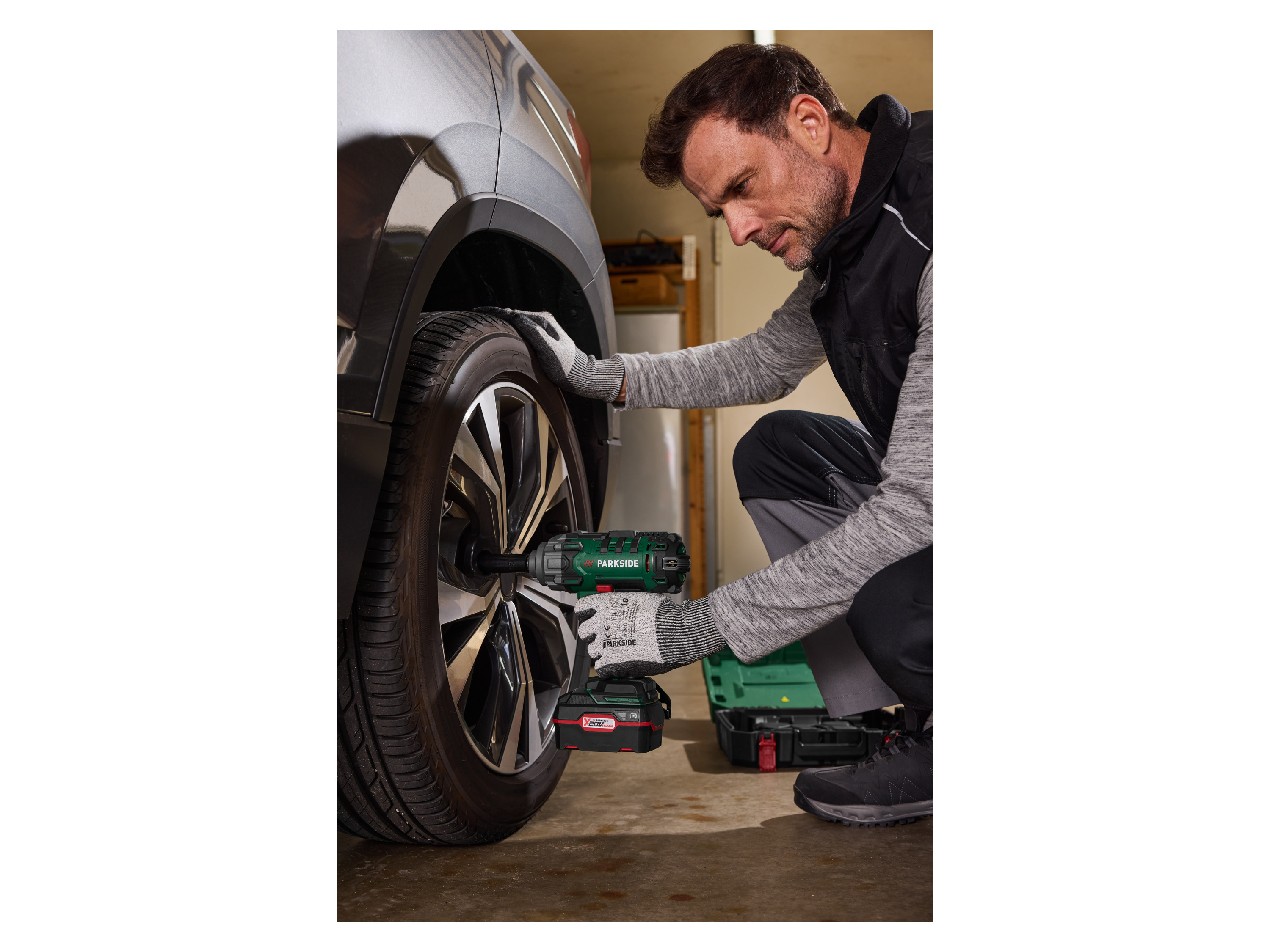 Thumbnail - PARKSIDE® 20 V Akku-Drehschlagschrauber-Starterset »PASSK 20-Li C4«, mit Akku und Ladegerät