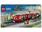 LEGO City Downtown Tram Set mit Minifiguren und Bahnhof.