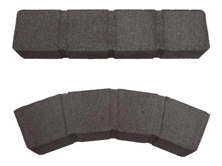 Zwei dunkelgraue Beton-Rasenkantensteine, einer gerade und einer gebogen, für die Gartengestaltung.