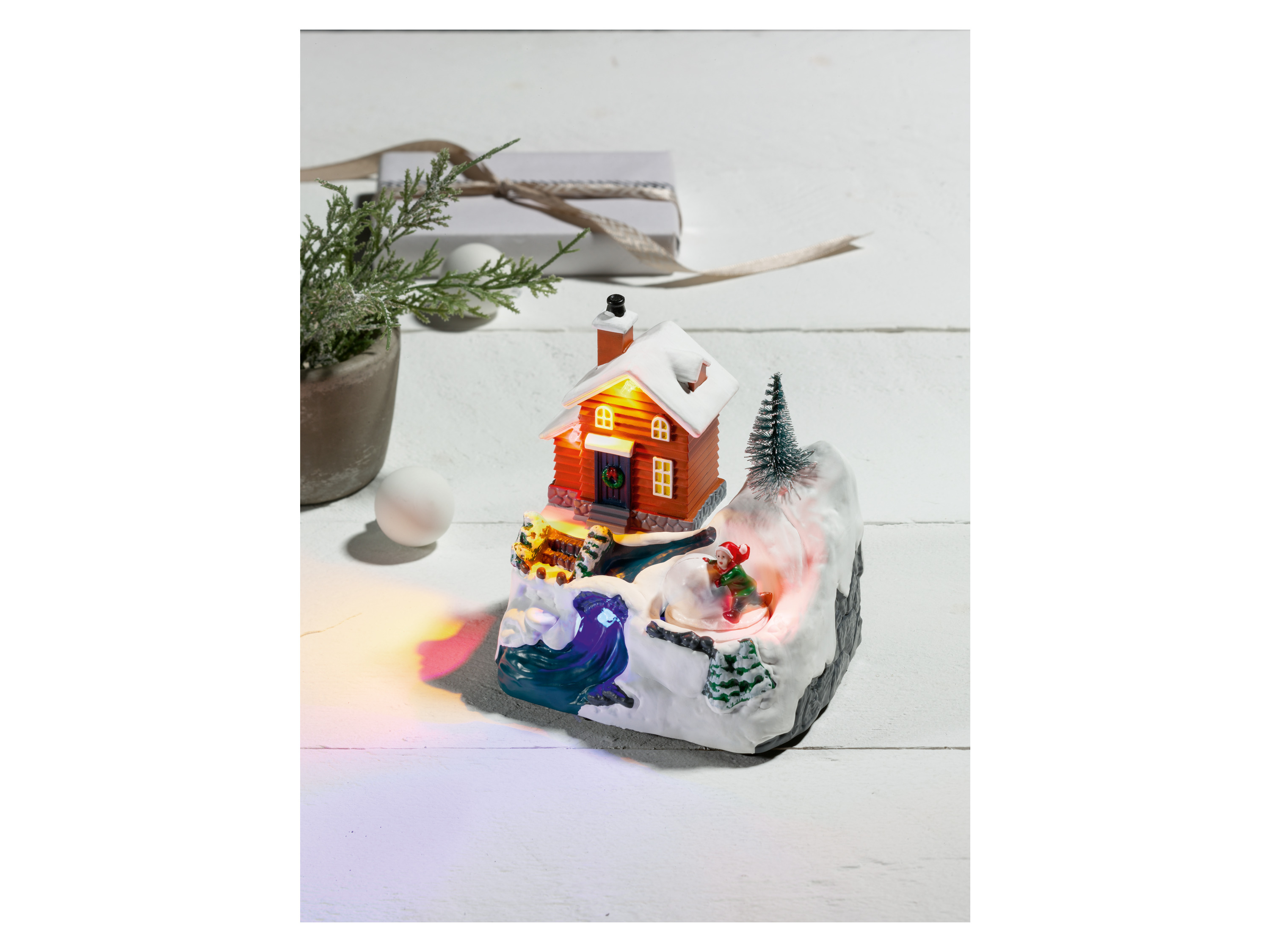 Thumbnail - LIVARNO home Weihnachtsdorf mit beweglicher Funktions-LED (Kind mit Schneekugel)