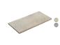Beige rechteckige Terrassenplatte mit zwei Farbmustern
