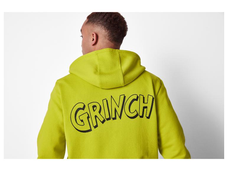 Mann in limettengrünem Grinch-Kapuzenpullover, Rückansicht