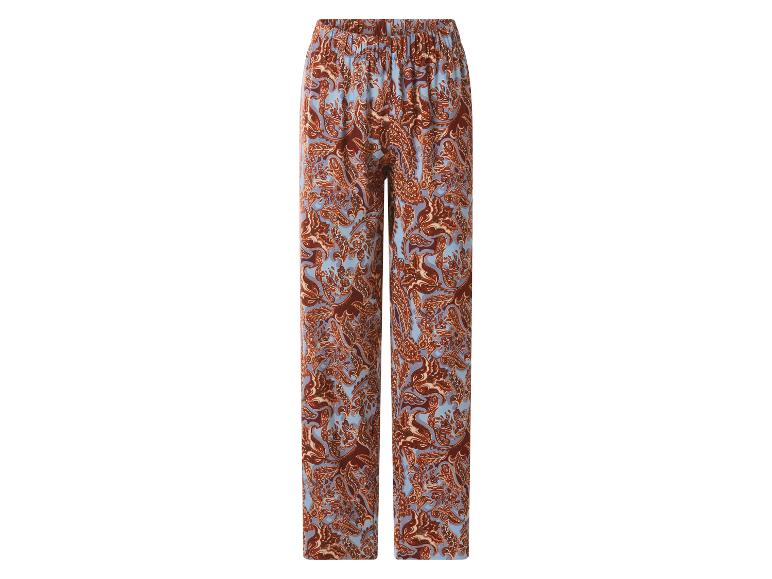 Weite Damenhose mit blauem und braunem Paisley-Muster.