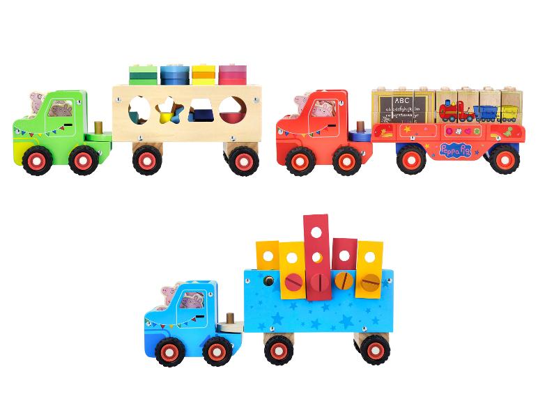Drei Holzspielzeug-Lastwagen, darunter ein Peppa Pig-Thema, mit Formsortier- und Stapelfunktionen.