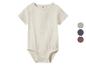 Beiger Baby-Body mit kurzen Ärmeln und Knöpfen, daneben eine Farbpalette.