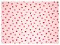 Rosa Decke mit roten Herzchenmuster