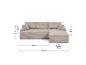 Beiges Modulsofa mit Chaiselongue und Kissen, Maße 250x155 cm, Sitzhöhe 42 cm.