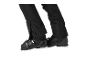 Skihose und Skischuhe