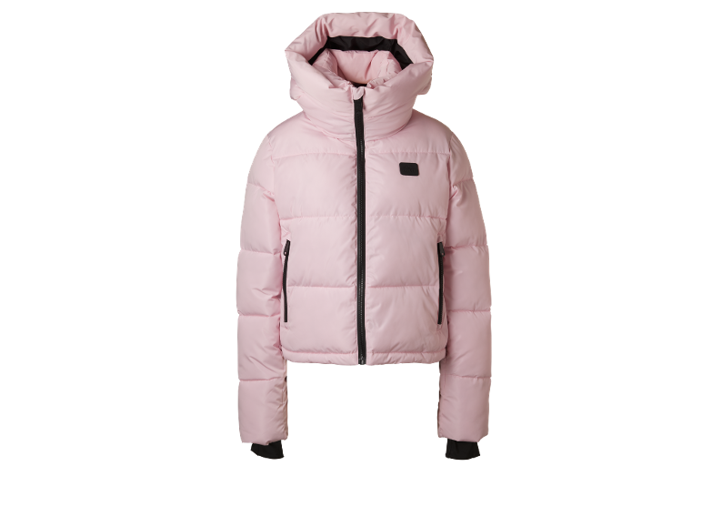 Hellrosa Damen-Daunenjacke mit Kapuze und schwarzen Reißverschlüssen.
