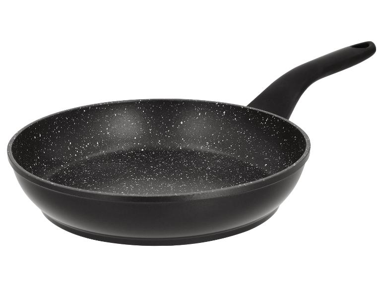 Schwarze Bratpfanne mit gesprenkelter Antihaftbeschichtung