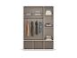 Kleiderschrank mit gefalteter und hängender Kleidung in neutralen Tönen.