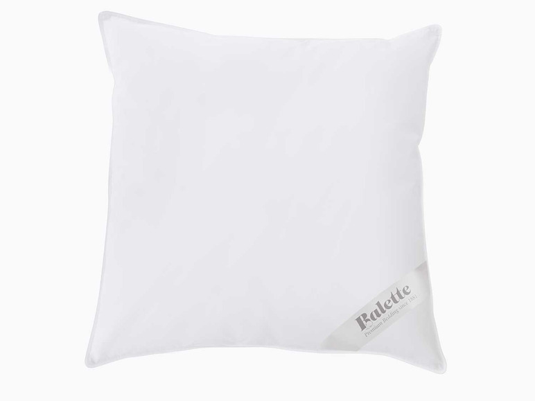 Weißes Kissen der Marke Balete.