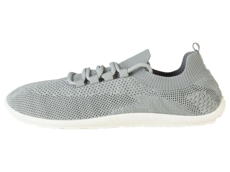 Graue Strick-Sneaker.