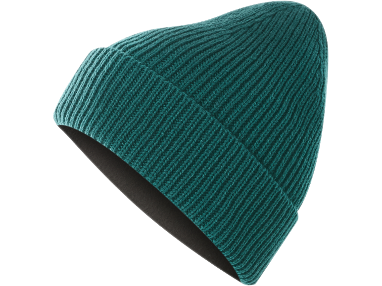 Dunkelgrüne Strickmütze mit Umschlag, auf schwarzem Hintergrund.