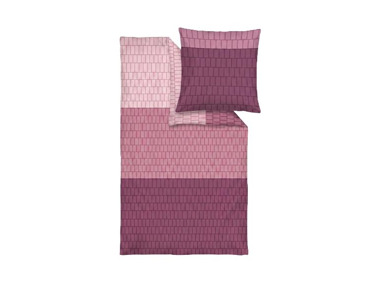 Bettwäsche-Set in Rosa und Lila mit Ziegelmuster, bestehend aus Bettbezug und Kissenbezügen.