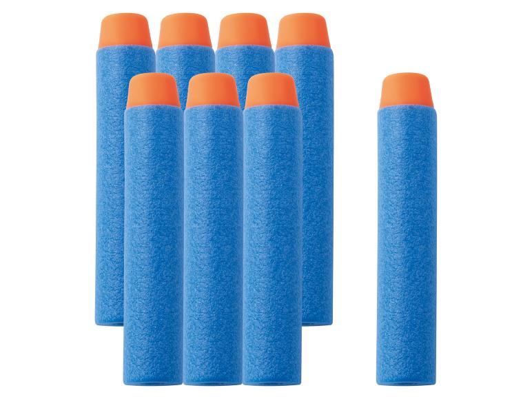 Blaue Spielzeugpfeile mit orangefarbenen Spitzen, vertikal angeordnet.