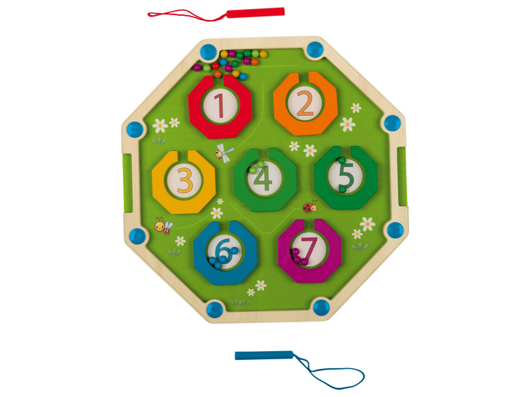 Holzspielzeug mit Zahlen und bunten Kugeln.