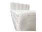Weißes Boxspringbett mit gepolstertem Kopfteil und Matratze
