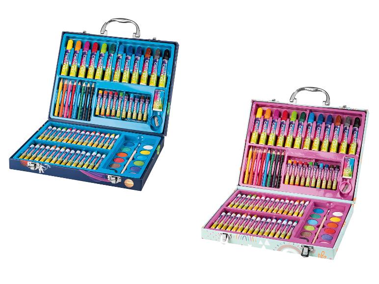 Zwei Kunstsets mit Markern, Wachsmalstiften, Buntstiften, Aquarellfarben und Zubehör.