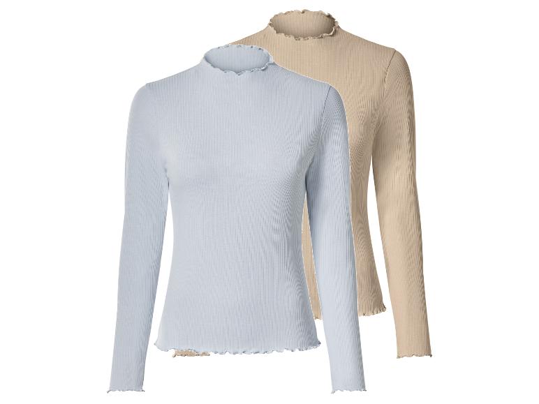 Gerippte Rollkragenpullover in Hellblau und Beige