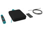Eine schwarze Tasche, ein Jump Rope mit Kabel, Griff und Gewichten.