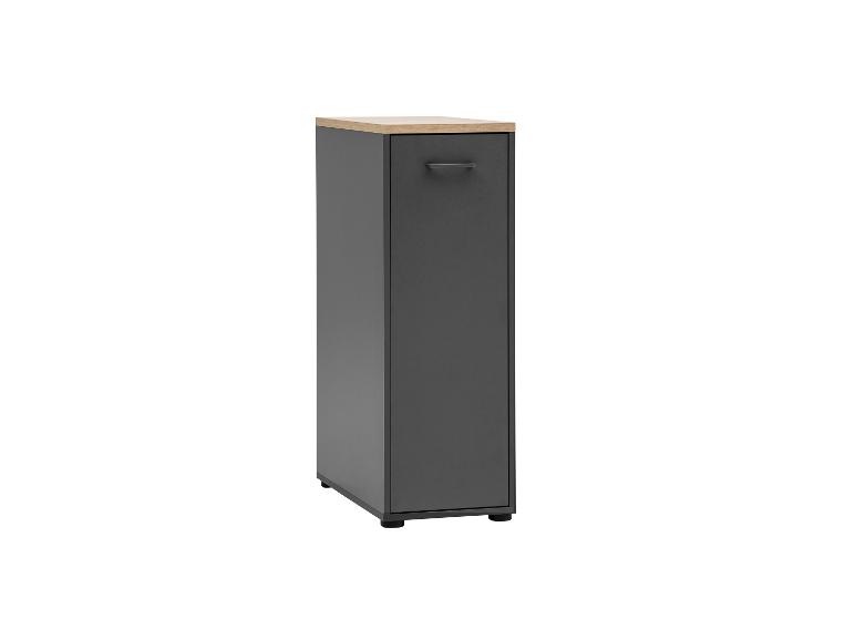 Schmaler grauer Hochschrank mit heller Holzplatte und horizontalem Griff