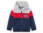Ein blauer Hoodie mit roten und grauen Streifen von s.Oliver.